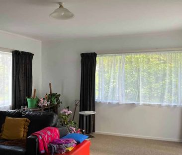 Great Three Bedroom Home, Claridge Street Comm... - Photo 2