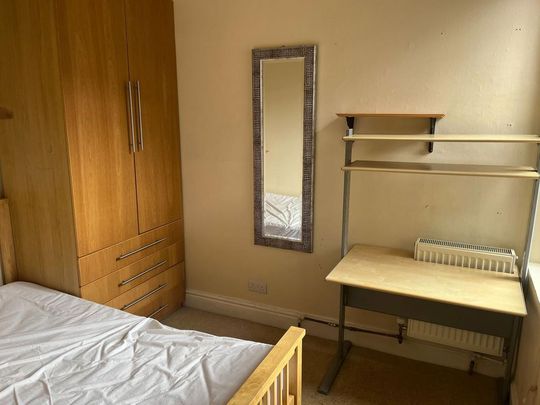 4 bedroom terraced house to rent - Photo 1