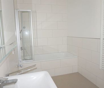 Exklusive 3 Zimmer Wohnung mit Einbauküche und Balkon in direkter M... - Photo 4