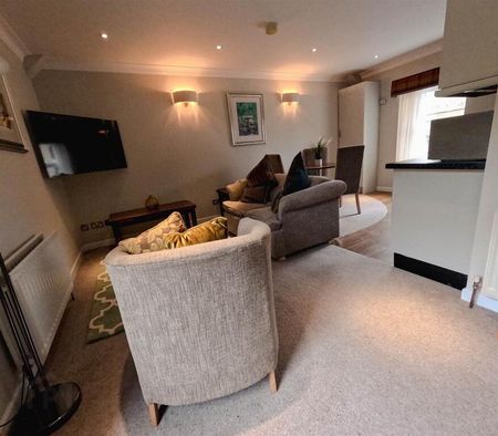 Serviced Apartment, 1 Stag Lodge Apartments, Cultra, Holywood, BT18 0EX - Photo 5