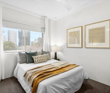 Elegant Apartment in Vibrant North Sydney Lifestyle Setting - Photo 4