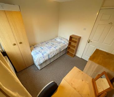 4 Bed End Terrace, Langwood Close, CV4 - Photo 4