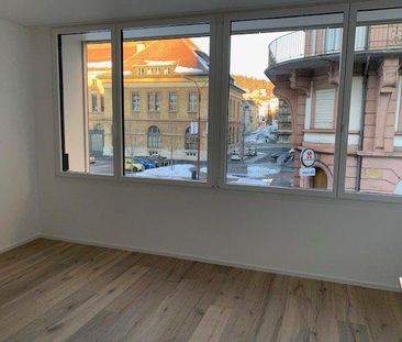 APPARTEMENT AVEC ENCADREMENT - Place de la Gare 4a, appartement de ... - Photo 2