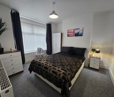 1 bedroom in a house share to rent - Photo 1