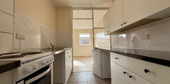 St. Clares Gardens - Photo 2