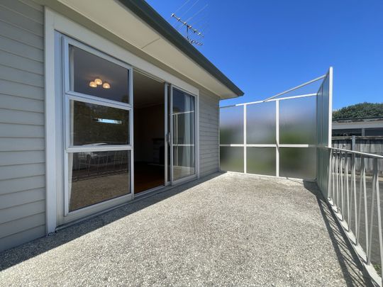 Cosy 3 bedroom family home at Mount Wellington - Photo 1