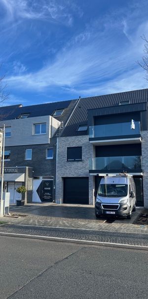 Ruim duplex-nieuwbouwappartement met 3 slpks, terras en garage - Photo 1