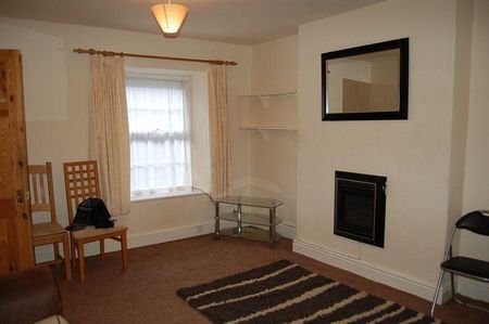 2 bedroom terraced house to rent - Photo 2