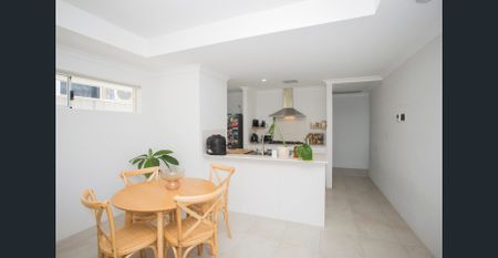 Coastal Living Awaits - Photo 4