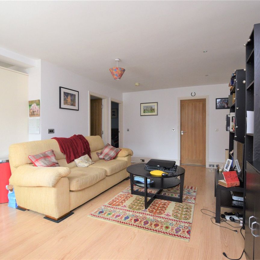 2, Omni House, Back Green, Churwell, Morley, LS27 7TE - Photo 1