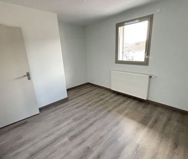 Location Appartement P2 Avec terrasse neuf Neuville-les-dames - Photo 2