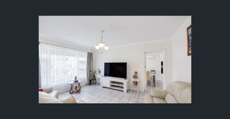 Beautiful three bedroom home with Rumpus Room! - Photo 3