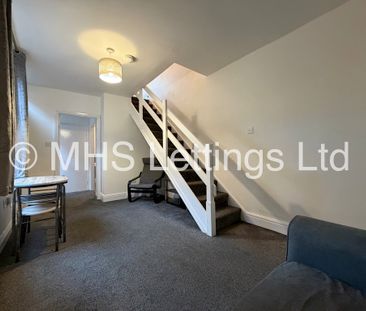 2 Bedroom Maisonette for rent in Kirkstall Lane - Photo 3
