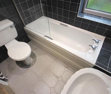 2 Bedroom House - Semi-Detached To Let - Photo 5