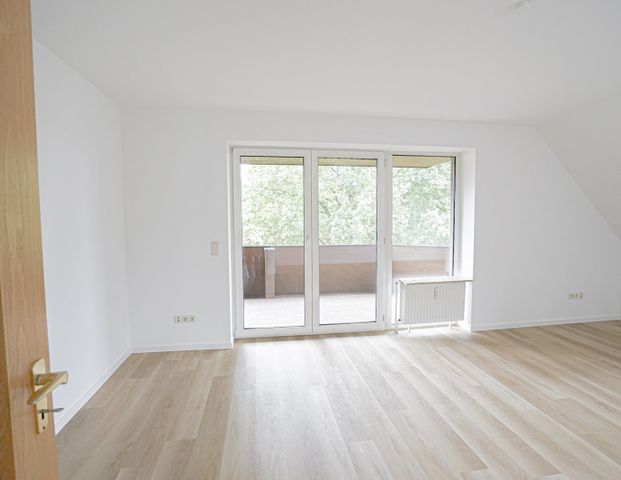 Hundsmühlen - Hunoldstraße: 2-Zimmer-DG-Wohnung, Terminbuchung über Link, siehe ... - Foto 1