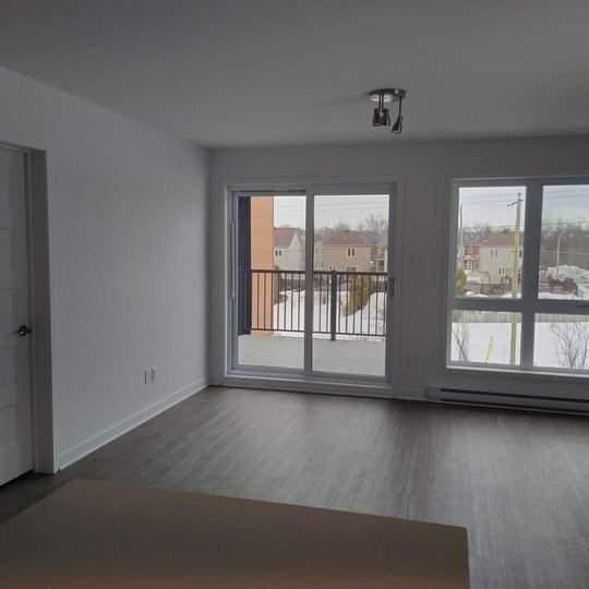 2 CH - 2 SDB - Laval - $2,150 /mo - Photo 1