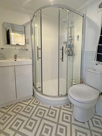 3 bedroom apartment to rent - Photo 3