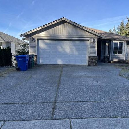 Spacious 3 bed 2 bath upper level in North Nanaimo - Photo 1