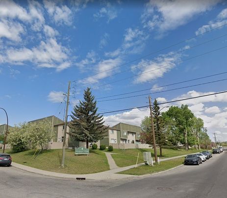 416 - 406 Blackthorn Road Northeast, Calgary - Photo 1