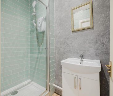 5 bedroom flat to rent - Photo 4
