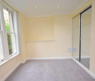 Ground Floor Flat Front, Victoria Road, Penarth, CF64 - Photo 6