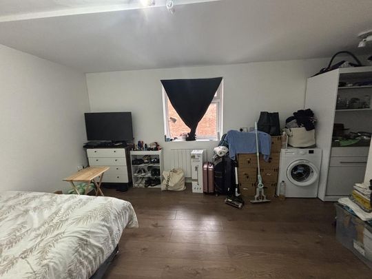 Studio to rent - Photo 1