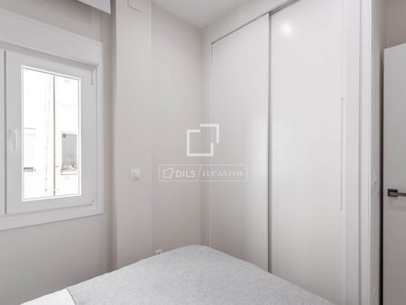Excellent 3 Bedroom apartment for rent in Fuente del Berro, Madrid - Photo 3