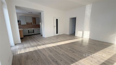 Pronájem bytu 2+kk 69 m² - Fotografie 2