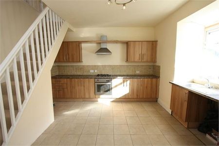 3 bedroom terraced house to rent - Photo 3