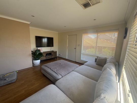 Scarborough - Photo 1