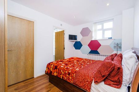 3 bedroom flat to rent - Photo 3