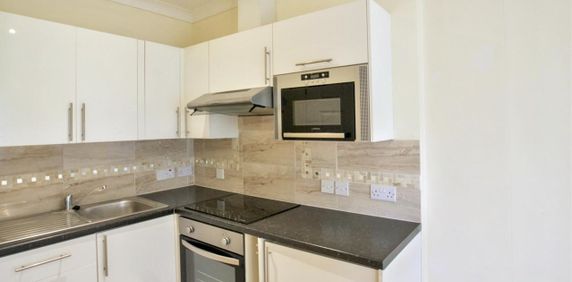 Molesey Road, Hersham Village - Photo 2