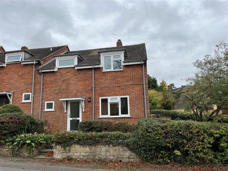 3 bedroom end of terrace house to rent - Photo 4