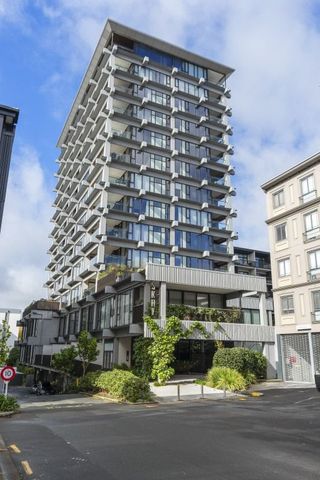 Brilliant location + NY feel - Photo 2