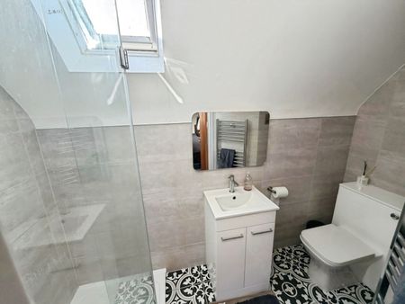 3 bedroom House To Let Total Size: 969 SQ FT - Photo 4