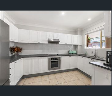 Well presented two bedroom apartment - Photo 4