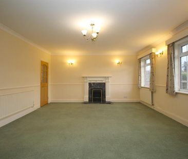 4 bedroom detached house to rent - Photo 2