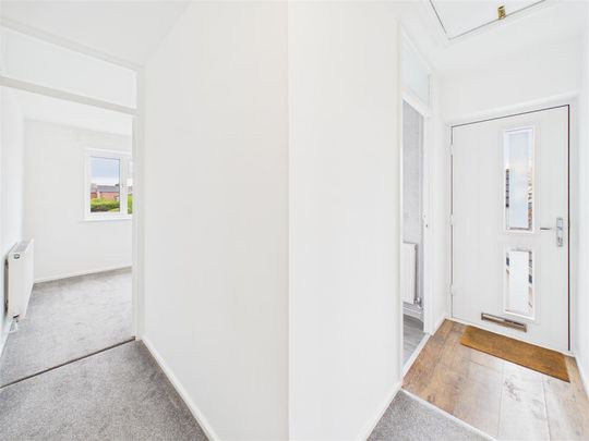 2 bedroom Maisonette to rent - Photo 1