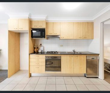 Modern Apartment in Prime North Sydney Location - Photo 5