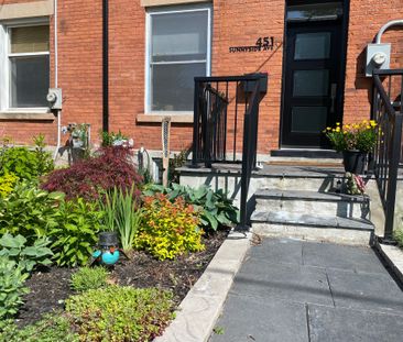 451 Sunnyside Avenue - Photo 3