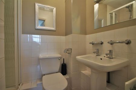 2 bedroom apartment to rent - Photo 5