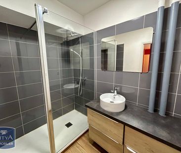 Location Appartement 3 pièces 77m² LILLE 59000 - Photo 4