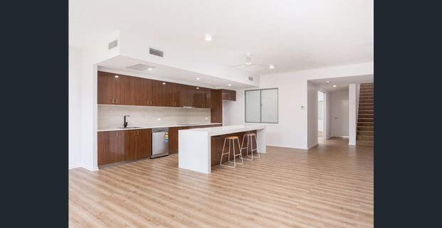 LARGE one bedroom - MUST SEE! - Photo 1