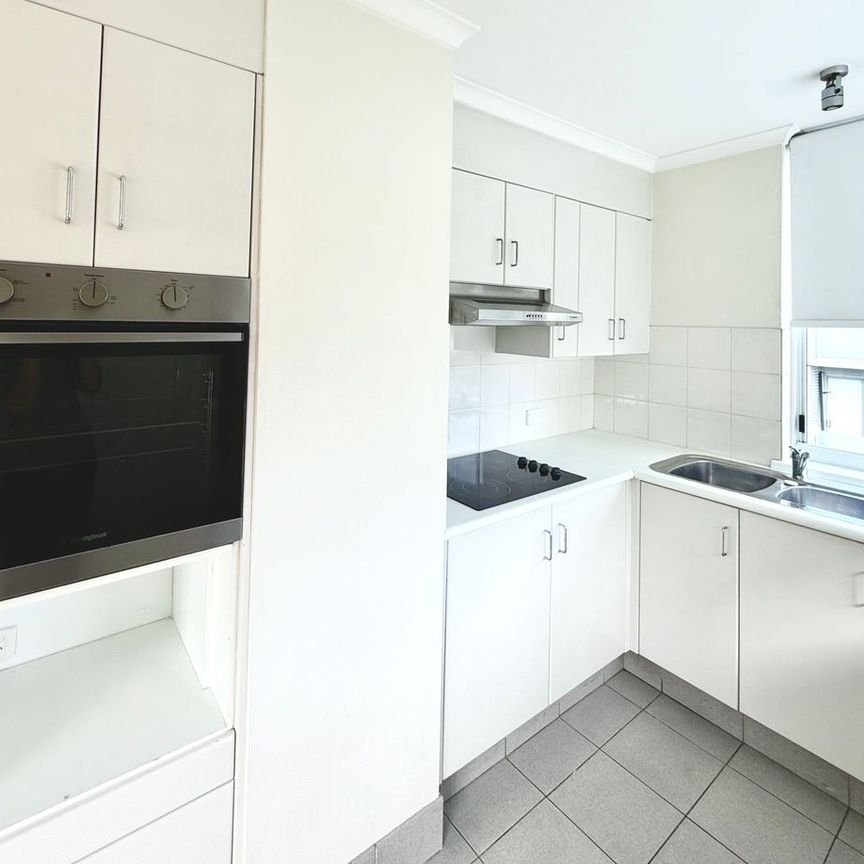 Spacious 3-Bedroom Apartment in Prime Kangaroo Point Location - Water Bill Included - Photo 1