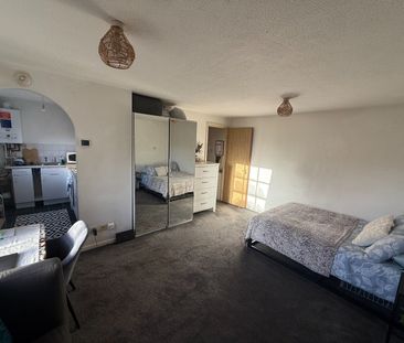 Studio Flat, Moriatry Close, N7 - Photo 3