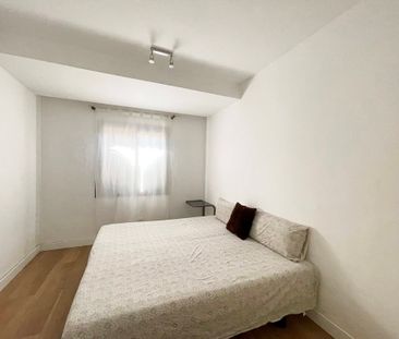 Apartamento amueblado de 2 dormitorios y ascensor en zona General R... - Photo 1