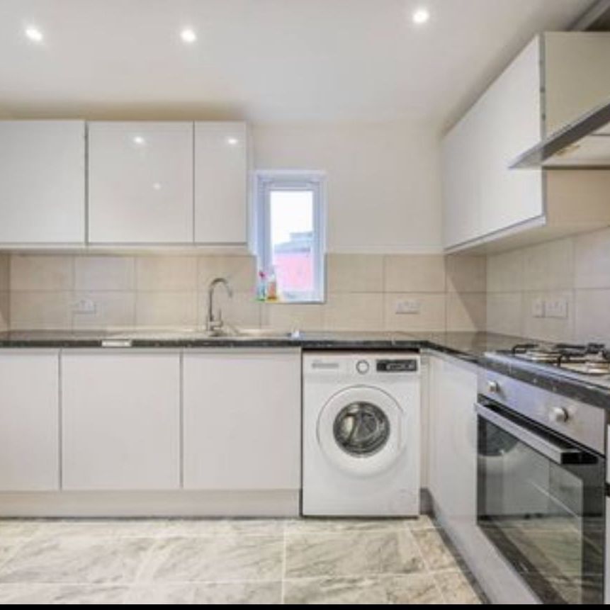 Room in a Shared Flat, Myddleton Road, N22 - Photo 1