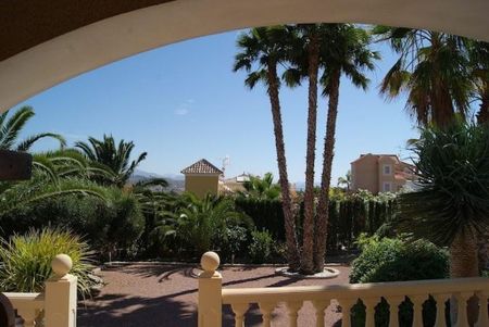 4 room luxury Villa for rent in El Campello, Spain - Photo 3