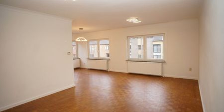 Appartement te huur in Genk voor € 1.100 met 3 slaapkamers - Photo 2