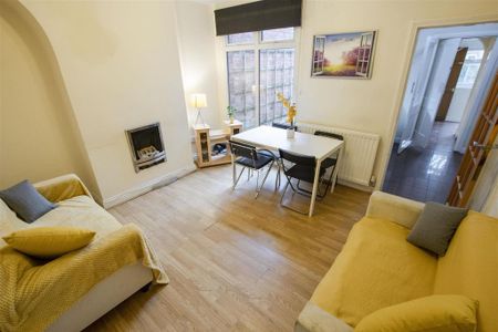 4 bedroom house to rent - Photo 2